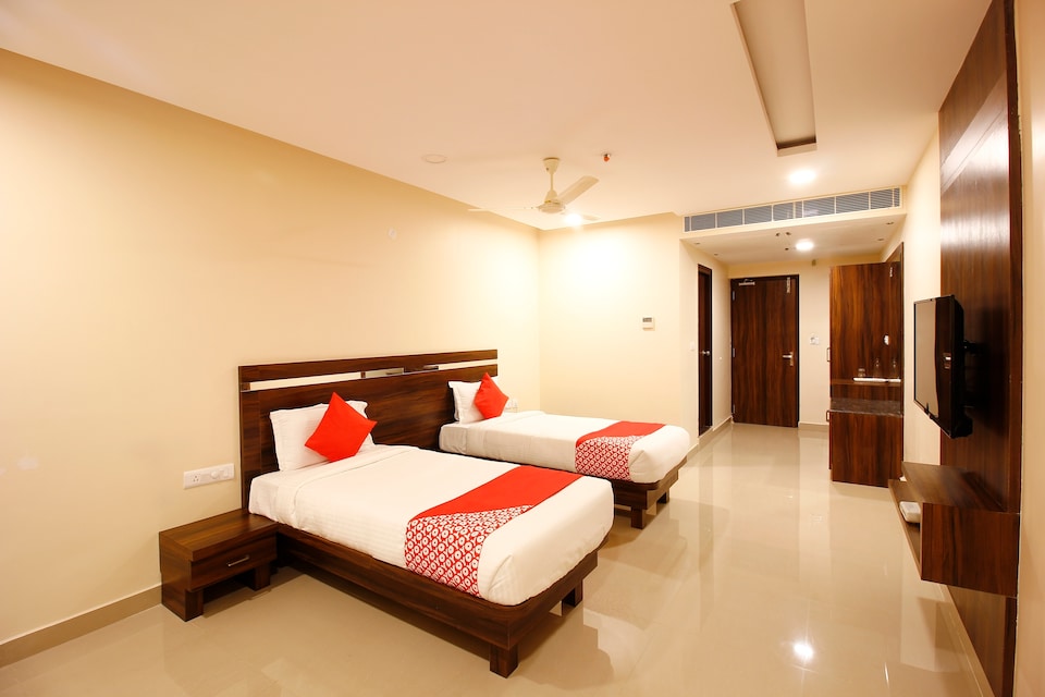 OYO 28777 Hotel Samanya Palace, Kamareddy, Kamareddy