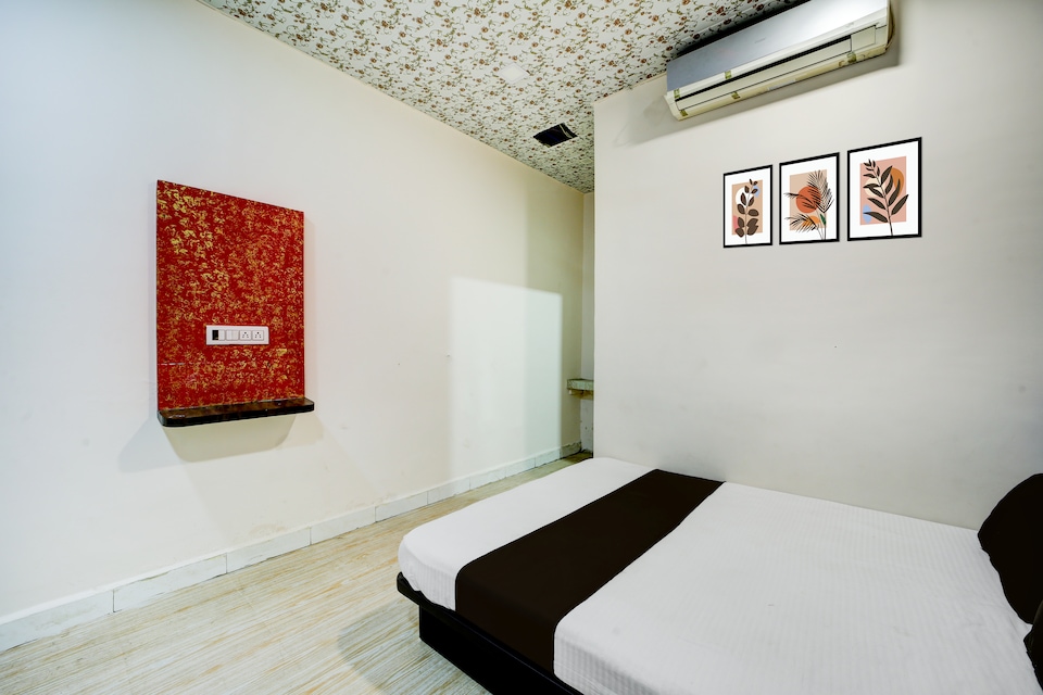 Hotel O Ujjain Engineering College Formerly Ghunghat Garden, Ujjain Indore Road, उज्जैन