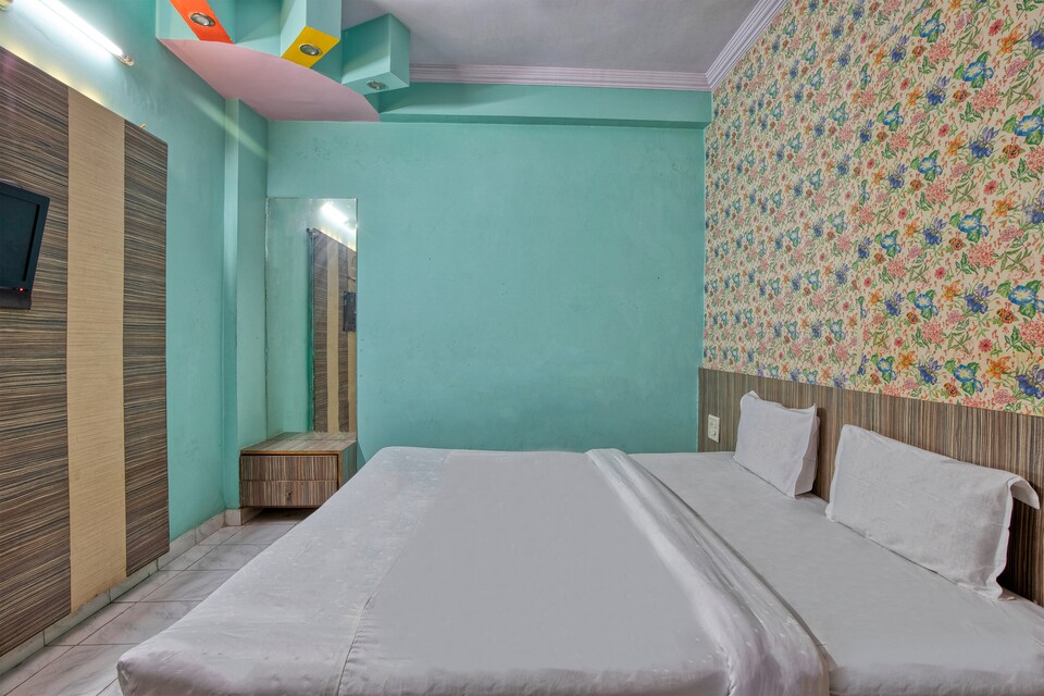 SPOT ON 28812 Hotel Sanjay, Railway Station - Bhopal, Bhopal