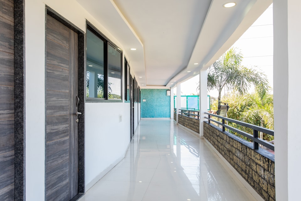 OYO 28819 Hotel Shreekunj, Bhawarkua Indore, Indore