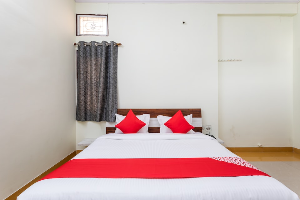 OYO 28865 Shubh Shree Guest House, Hoshangabad Road, Bhopal
