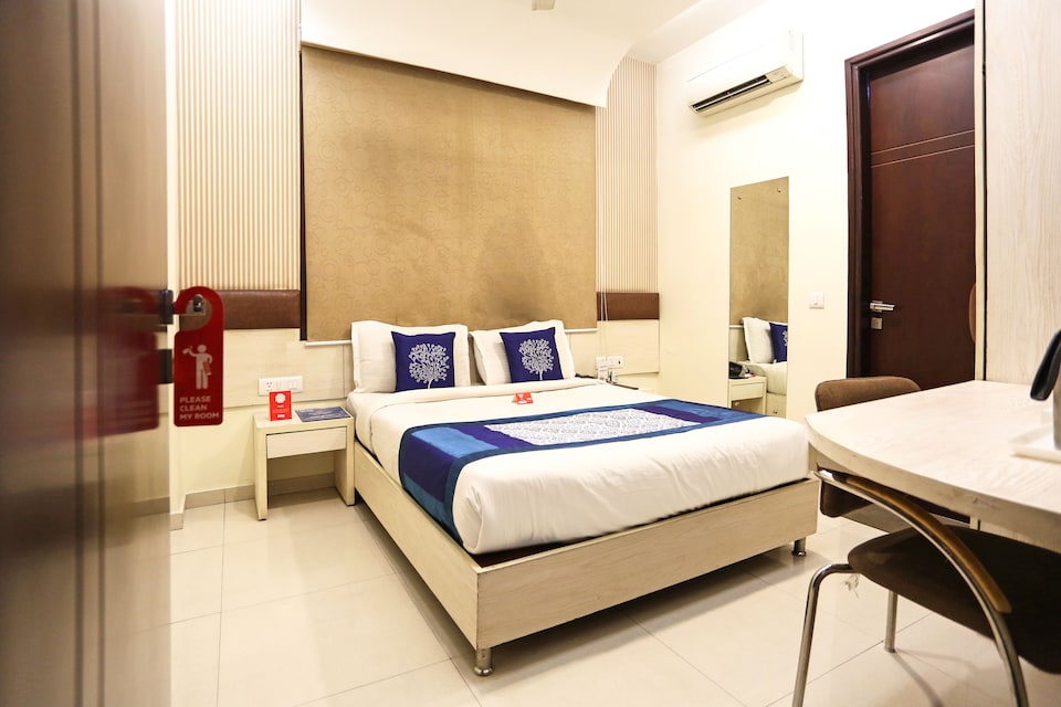 OYO Rooms 041 MG Road, Cyber City, Gurgaon