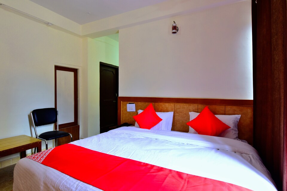 OYO 29042 Shuru Heights, Naggar Road, Manali