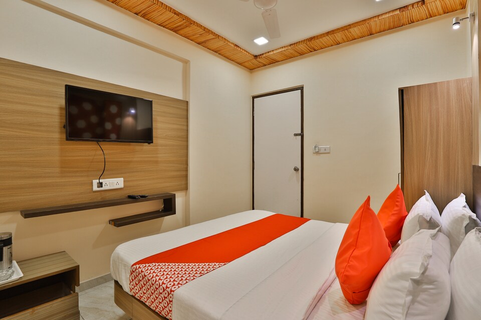 OYO 29048 Hotel Shri Krishna Palace, Ahmedabad Railway Station, Ahmedabad