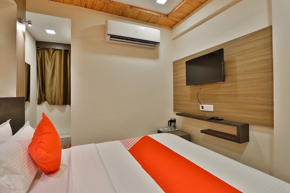 OYO 29048 Hotel Shri Krishna Palace, Ahmedabad Railway Station, Ahmedabad