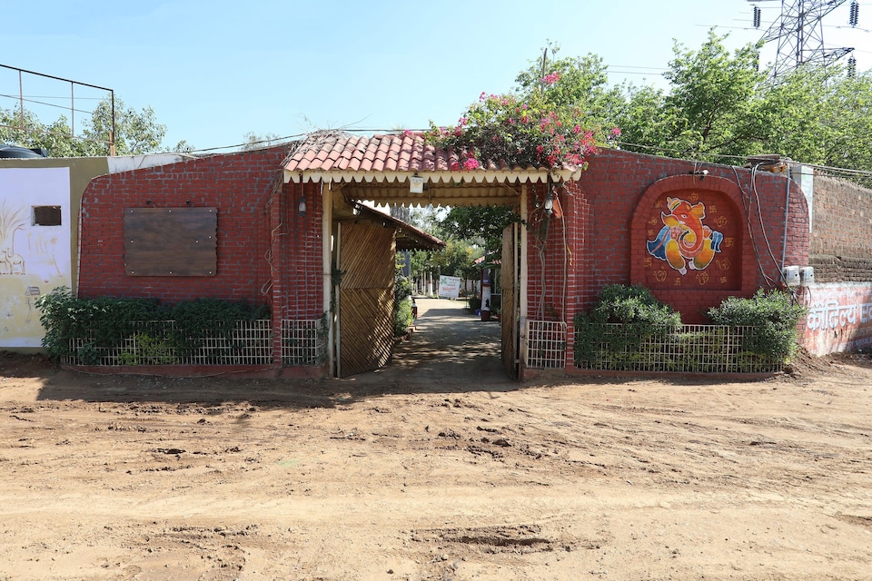 Collection O 29068 The Green Petal Resort, City Centre, Gwalior