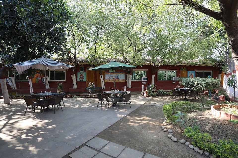 Collection O 29068 The Green Petal Resort, City Centre, Gwalior