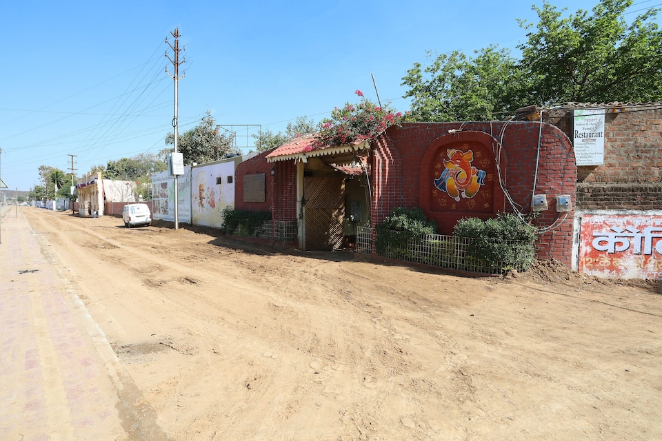 Collection O 29068 The Green Petal Resort, City Centre, Gwalior