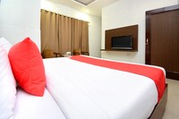 OYO Flagship 29078 Hussainpura Hukam Singh Road Suite