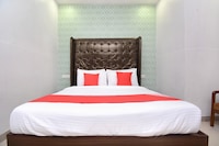 OYO Flagship 29078 Hussainpura Hukam Singh Road Suite