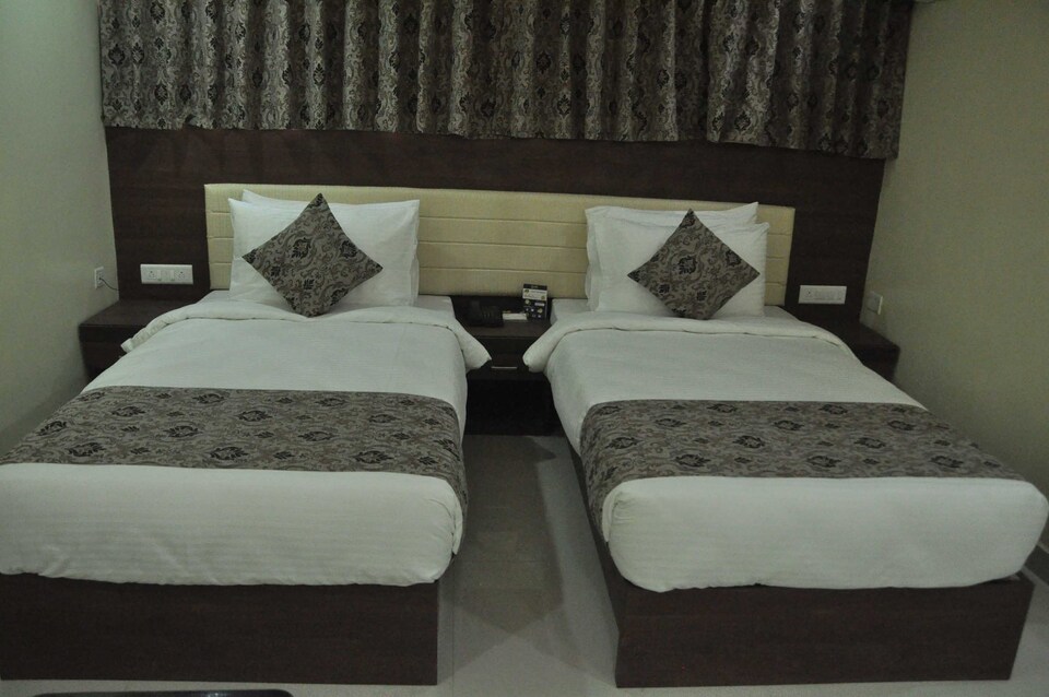 OYO 8781 Hotel Aal-cajars Inn, Kankarbagh Patna, Patna