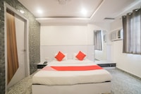 OYO Royal Town Paschim Vihar Near Udyog Nagar Metro Station