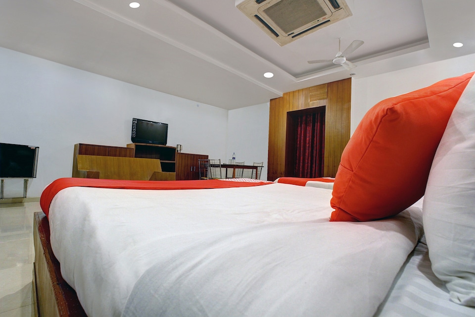 Capital O 29130 Brindhavan Hotels, Tiruppur, Tiruppur