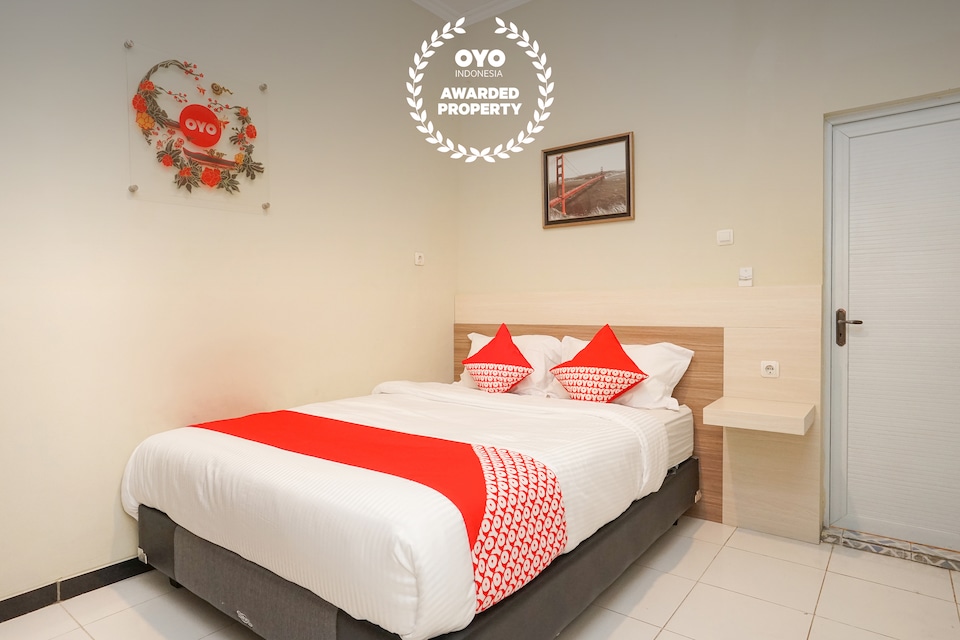 OYO 469 Bumi Banyu Bening Syariah, Sawahan, Surabaya