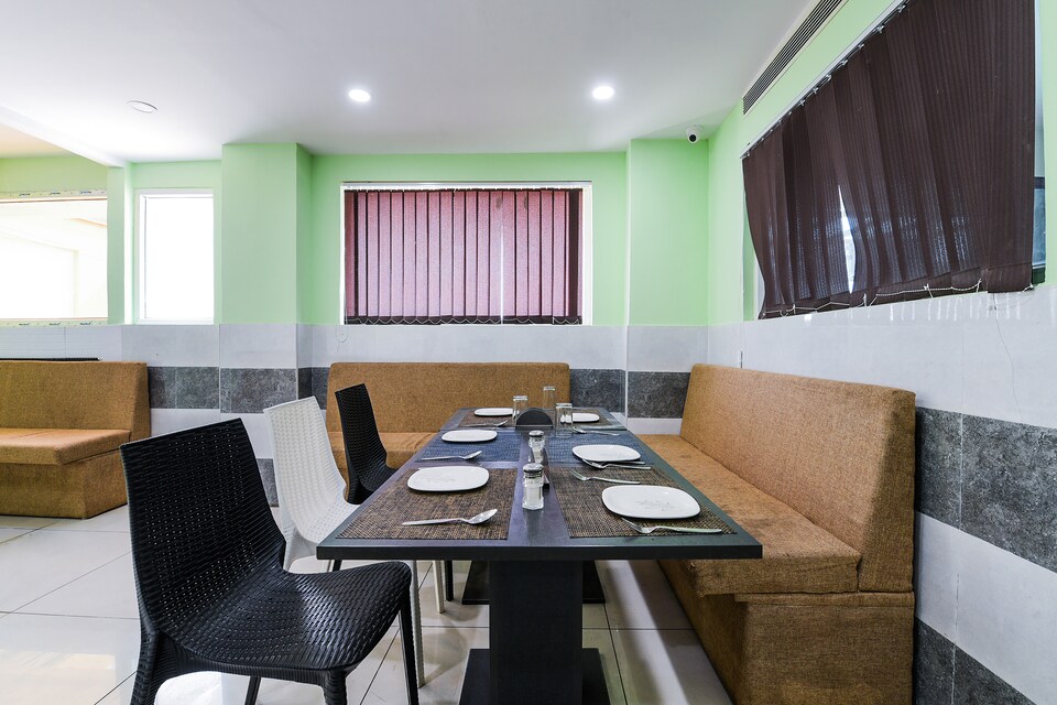 OYO 29147 B Hotel, Governorpet Vijayawada-II, Vijayawada