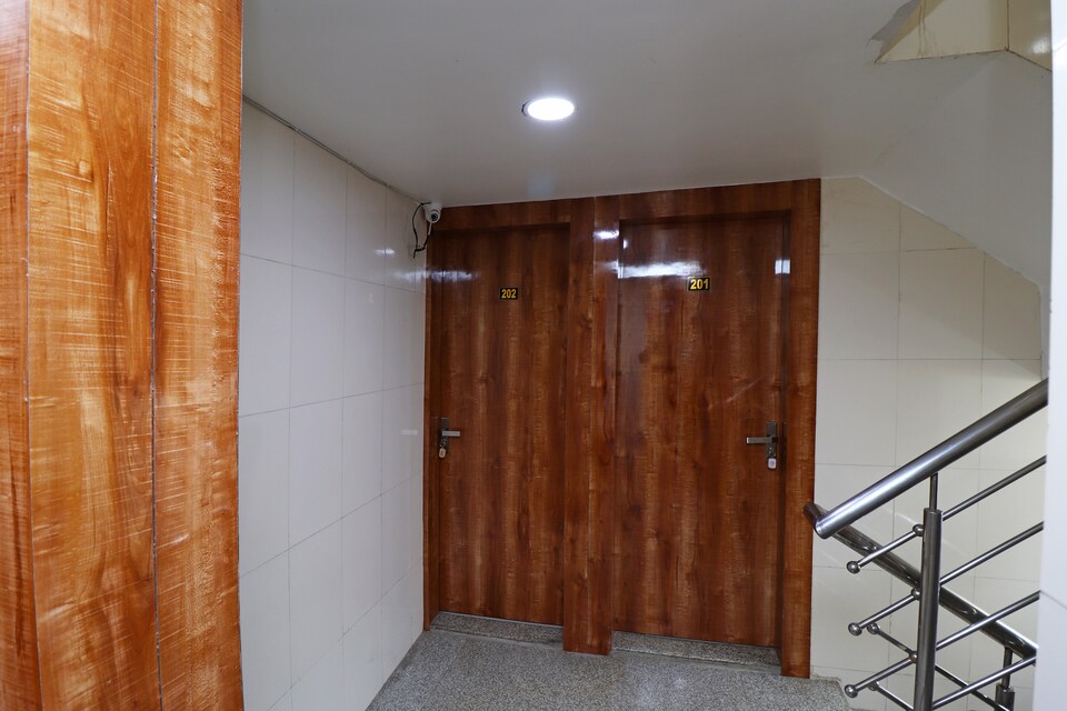 OYO 29149 Sarthak Inn, Hamidia Road Bhopal, Bhopal