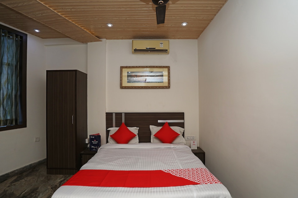 OYO 29151 Hotel Parijaat Palace, Corporate Complex, Agra