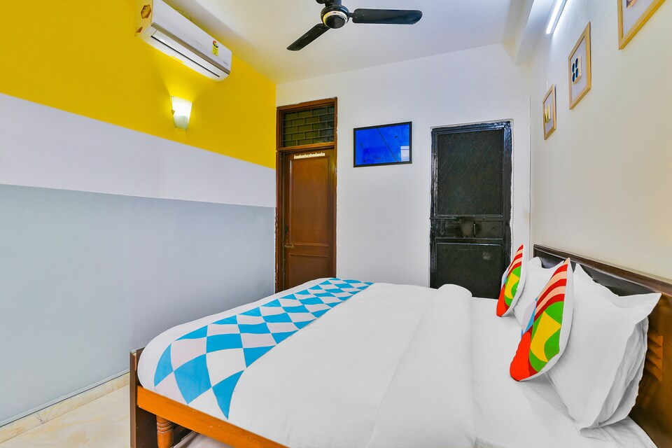 Live as DEL5275, Saket Delhi, Delhi