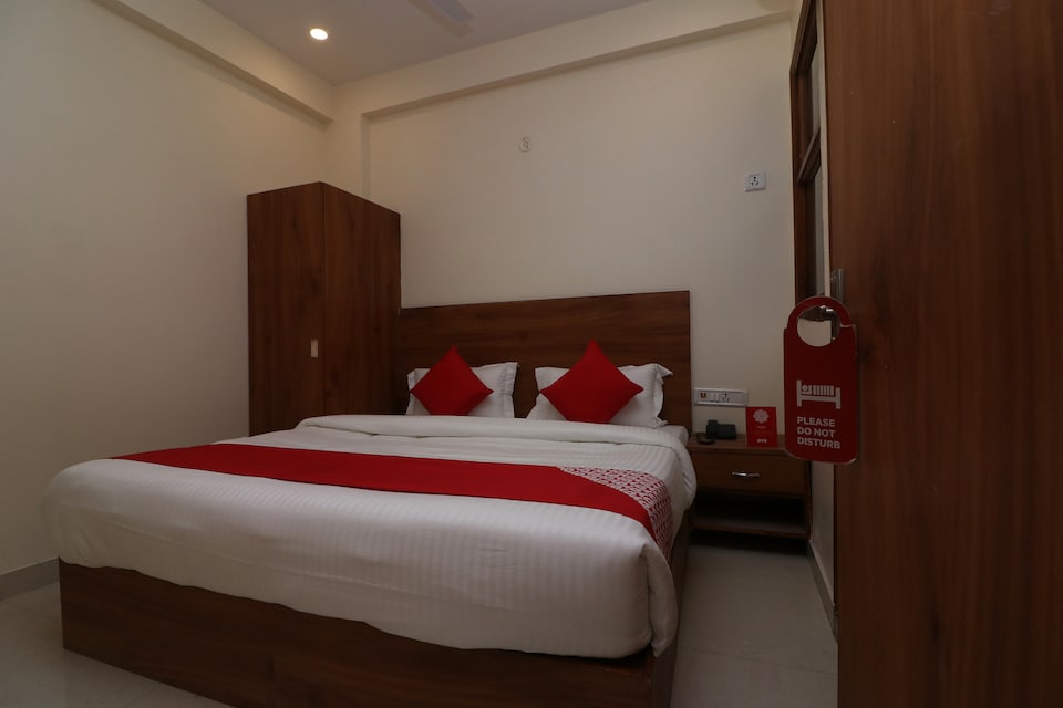 OYO 29181 Delight Deluxe, Dwarka Delhi, Delhi