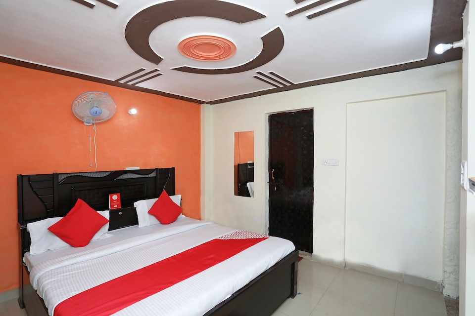 OYO Hotel Shree Baki Bihari, Corporate Complex, Agra