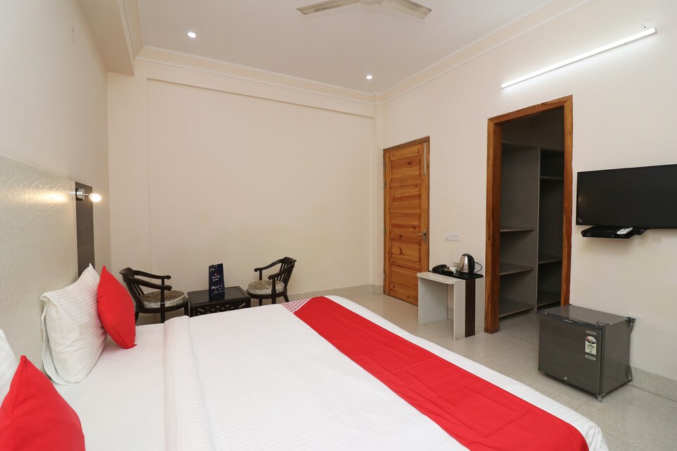 OYO Hotel Raj Residency A, Katra, Katra