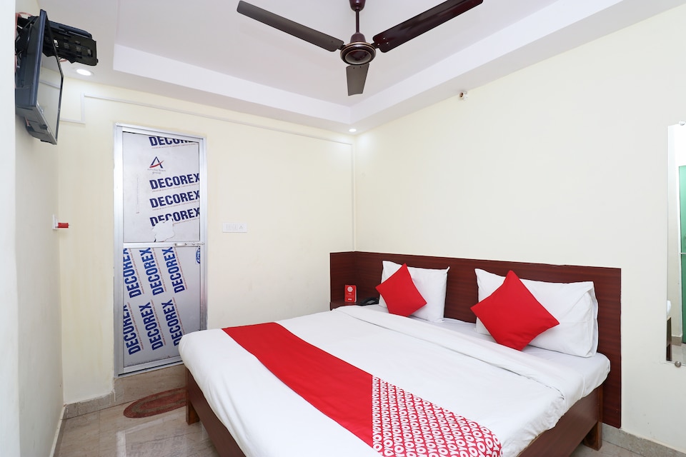 OYO Hotel Arjun, Railway Station Allahabad, Prayagraj