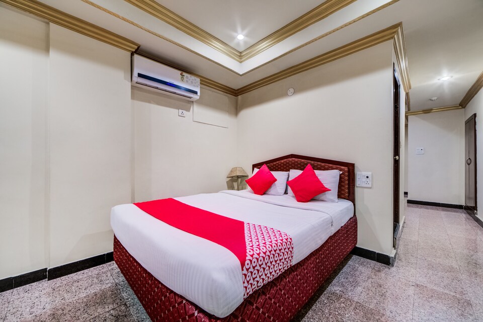 OYO Flagship 29230 Ik London Residency, Begumpet-II, Hyderabad