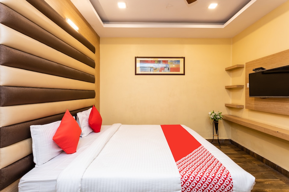 OYO 29231 Hotel Agarwal, Hamidia Road Bhopal, Bhopal