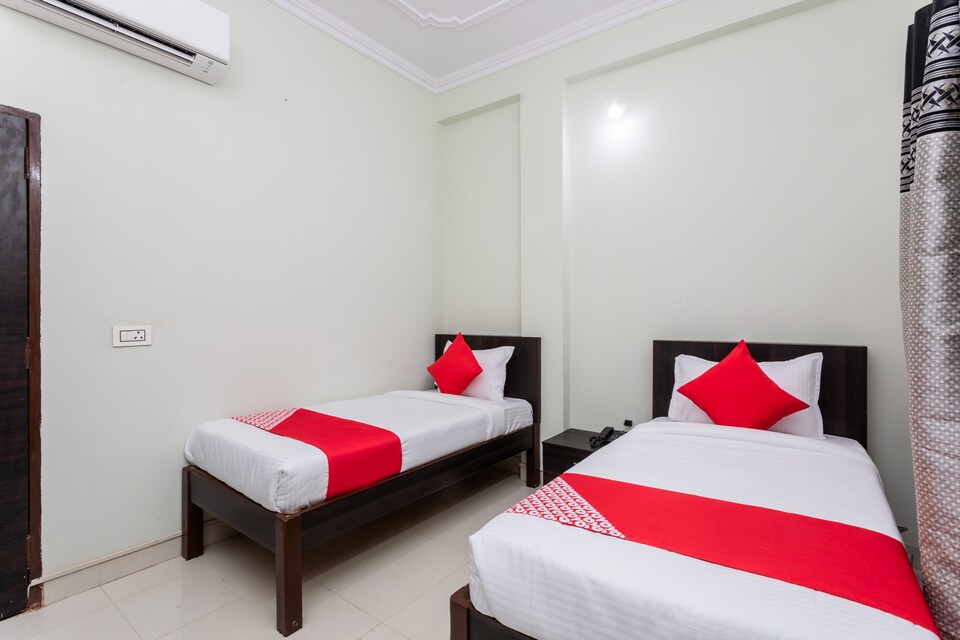 OYO 29233 Om Gulmohar Avenue, Railway Station - Bhopal, Bhopal
