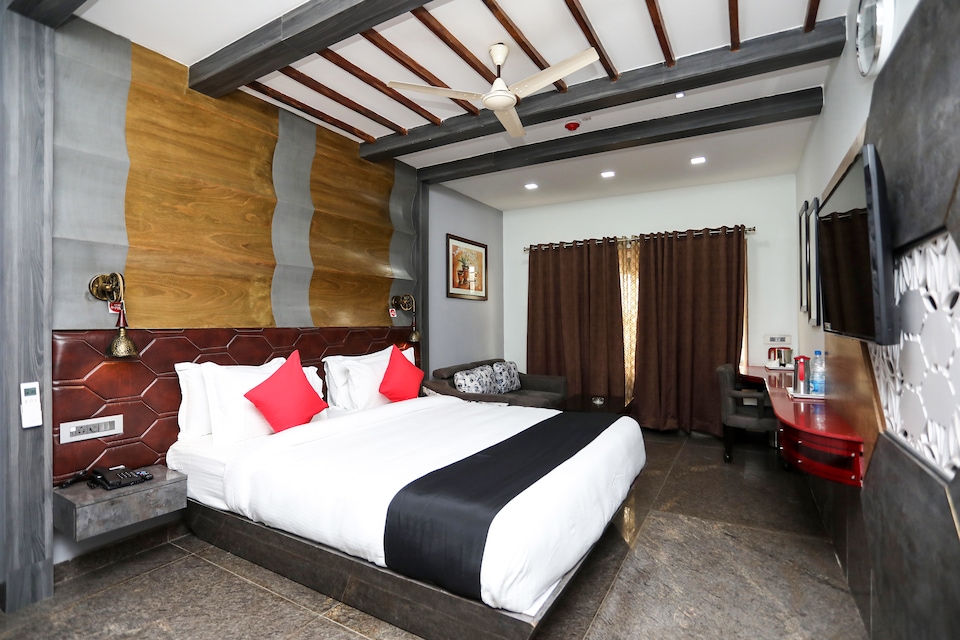 Capital O 29241 Hotel Middleton, Chandrasekharpur, Bhubaneswar