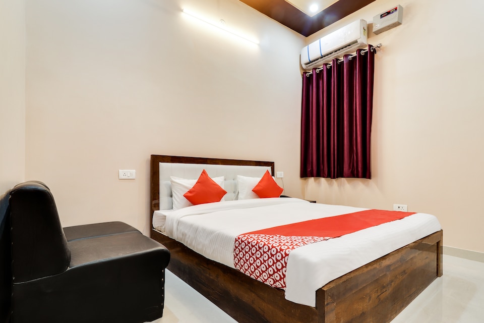 OYO 29246 Deluxe Inn, Gomti Nagar Lucknow, Lucknow