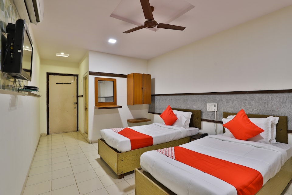 Hotel O Mayura, Railway Station Ankleshwar, Ankleshwar