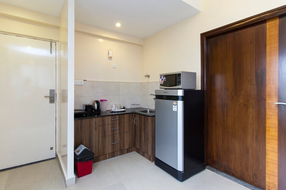 OYO Premium 070 Electronic City Phase 1, Kalyan Nagar Bangalore, Bangalore