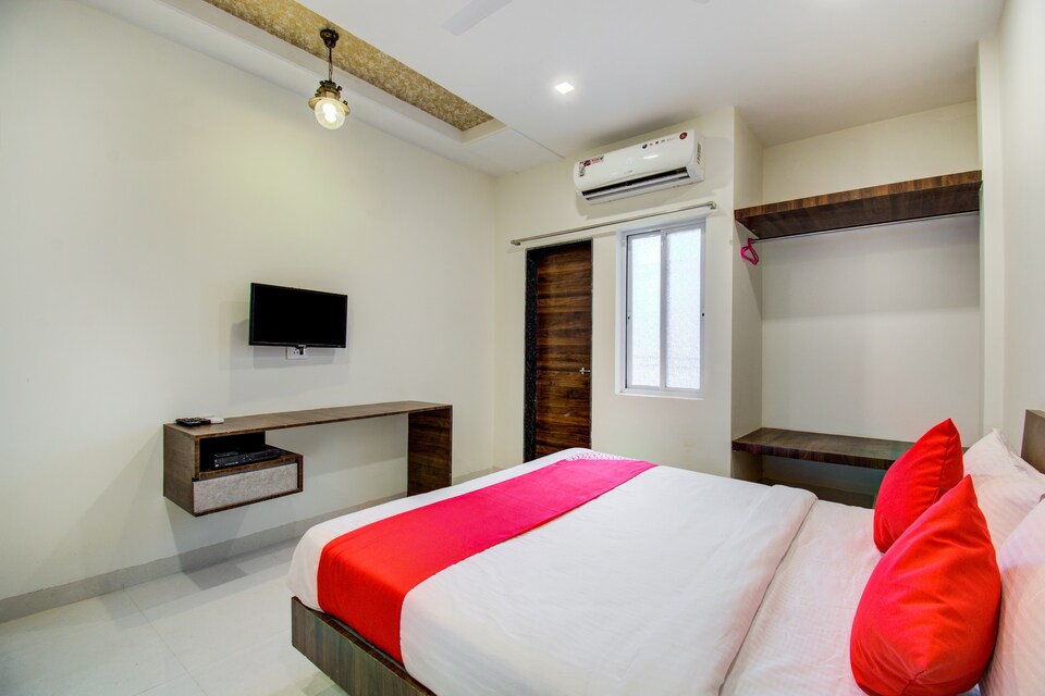 OYO Hotel Star Executive, Central Bus Stand, Aurangabad