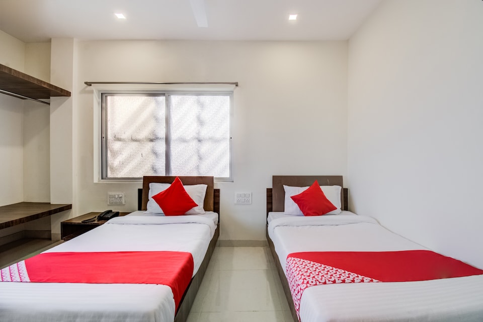 OYO Hotel Star Executive, Central Bus Stand, Aurangabad