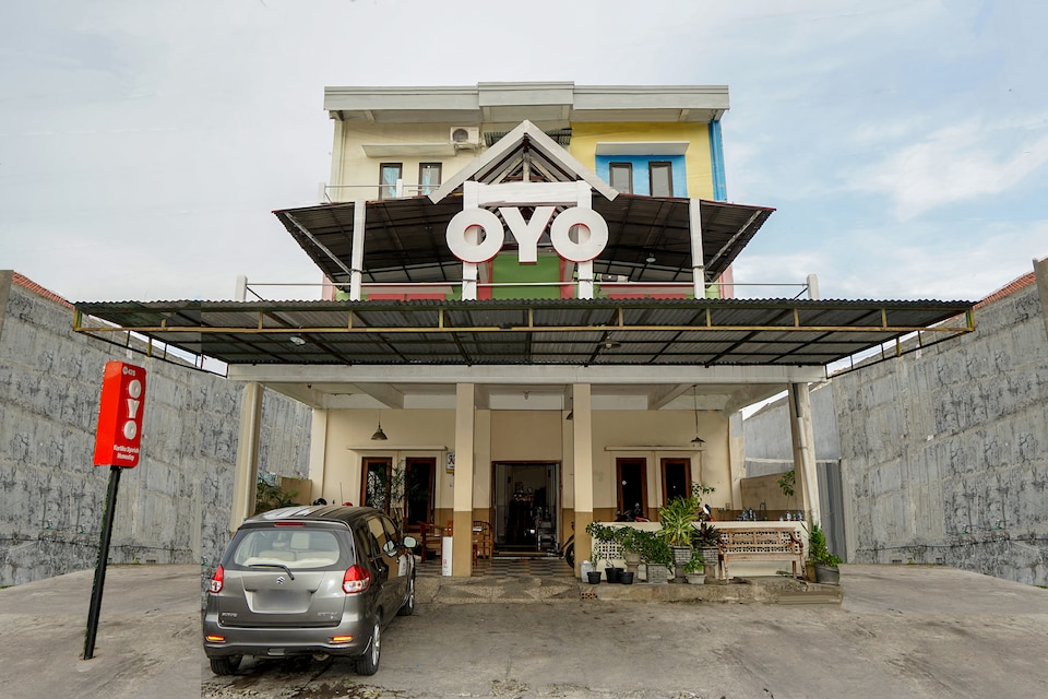 OYO 475 Kartika Syariah Homestay, Wonokromo, Surabaya