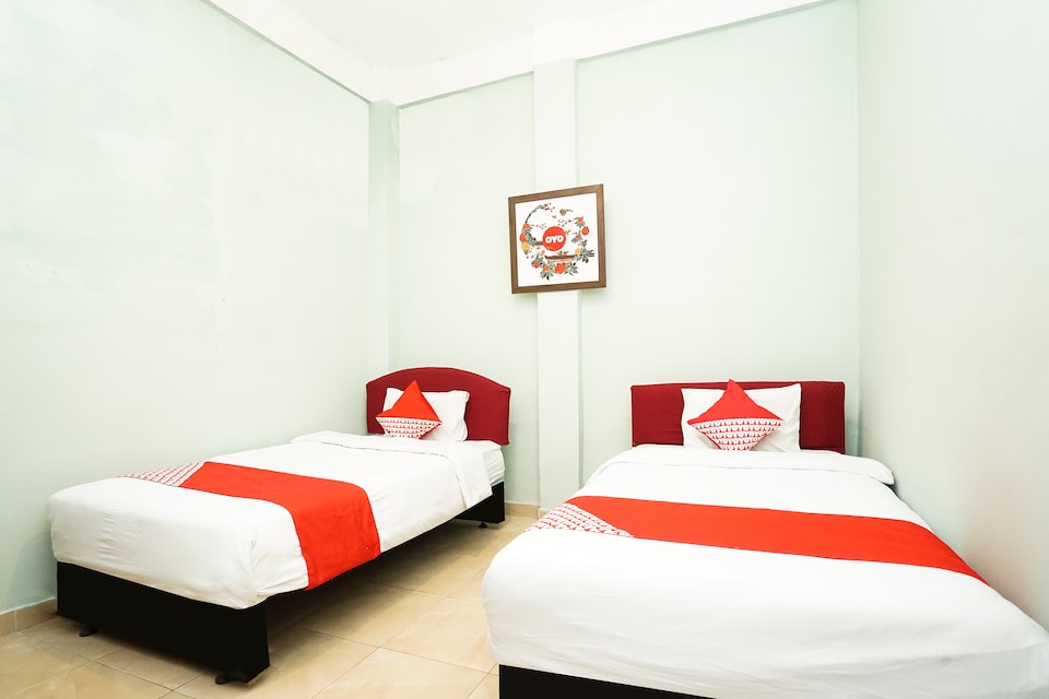OYO 475 Kartika Syariah Homestay, Wonokromo, Surabaya