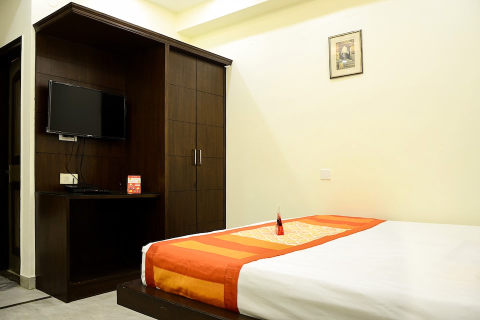OYO Hotel Centra Inn Near Gurudwara Shri Bangla Sahib, Paharganj Delhi, Delhi