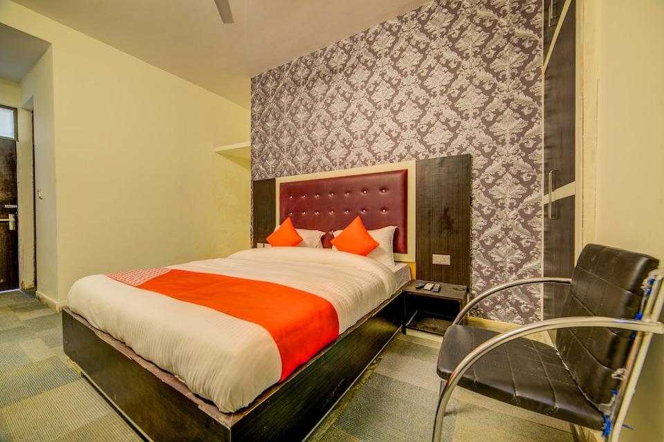 OYO 29324 Golf View, Greater Noida, Noida