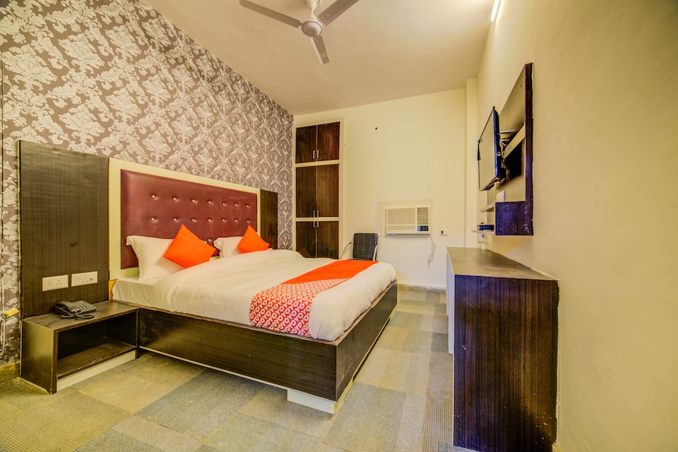 OYO 29324 Golf View, Greater Noida, Noida