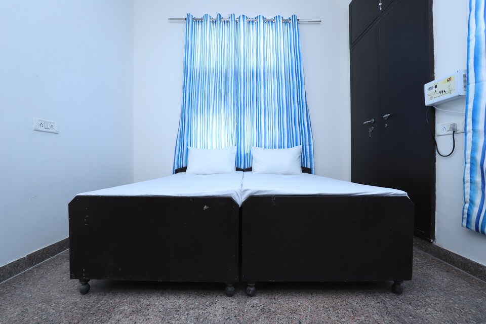 OYO LIFE NOD494 Sector 66, Noida City, Noida