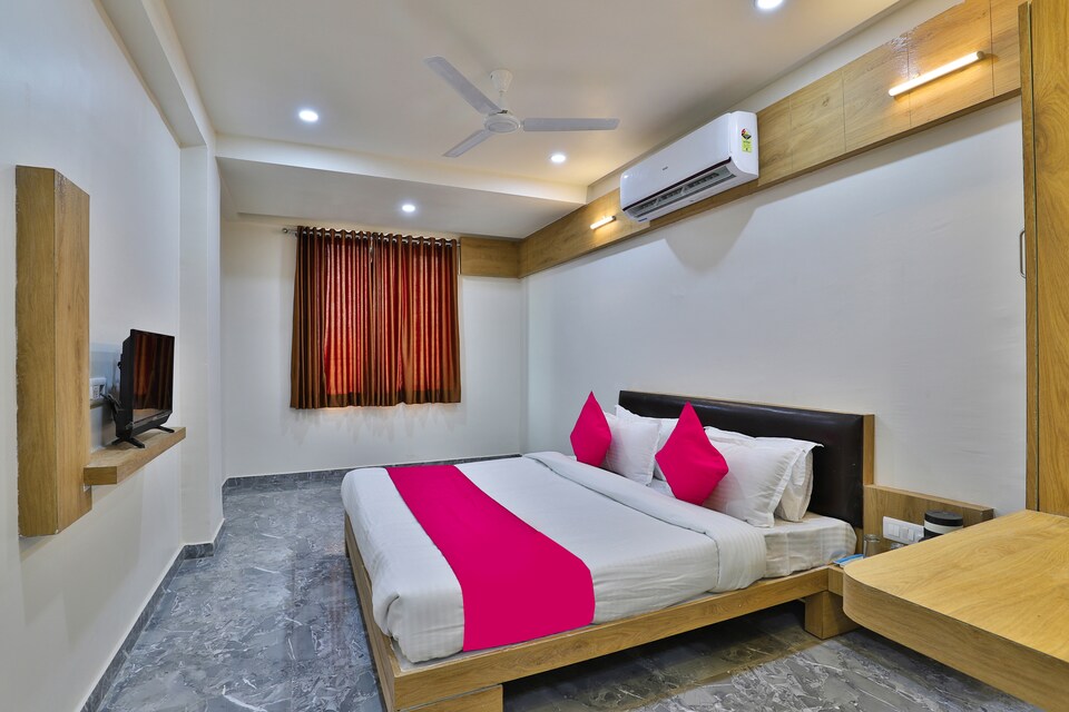 SPOT ON 29336 Hotel Sangam, Vadnagar, Mehsana
