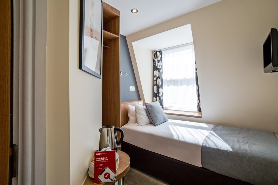 OYO Elysee Hotel, Marble Arch London, London