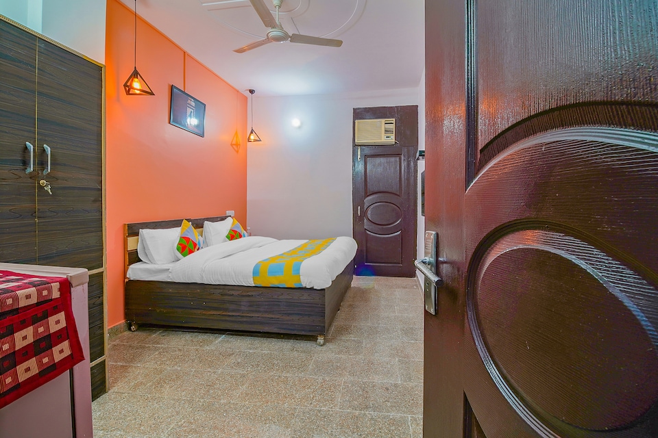 OYO Home 29367 Picturesque Stay, Rajouri Garden Delhi, Delhi