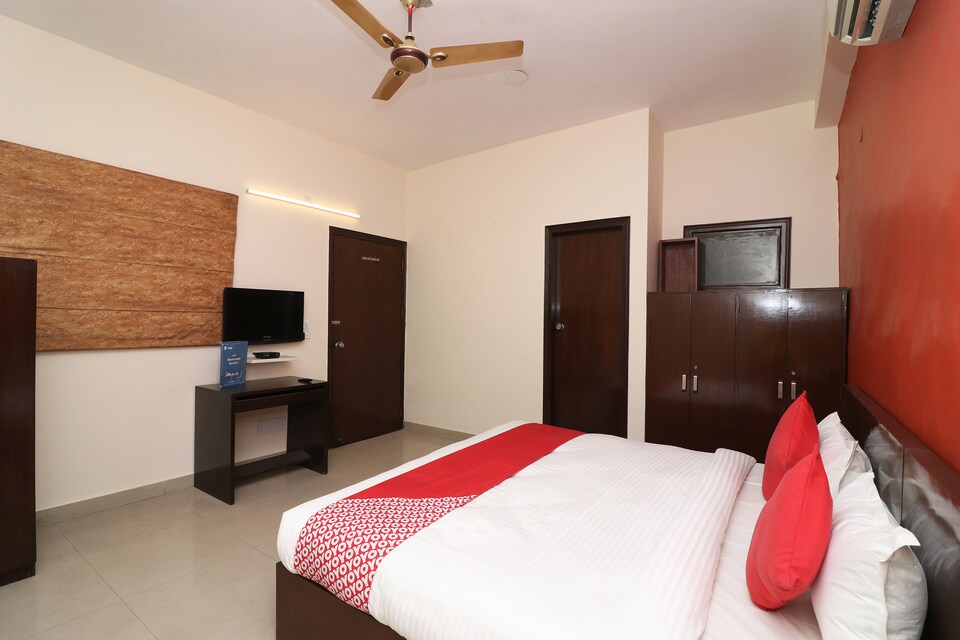 OYO 29376 Hotel Red Diamond, Cyber City Extension, Gurgaon