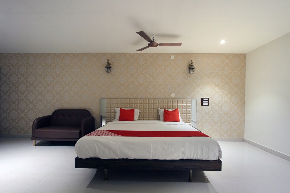 OYO 29378 Santoshi Novatel, Raichur, Raichur