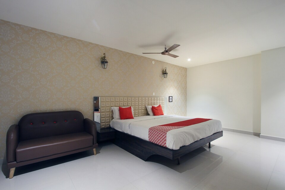 OYO 29378 Santoshi Novatel, Raichur, Raichur