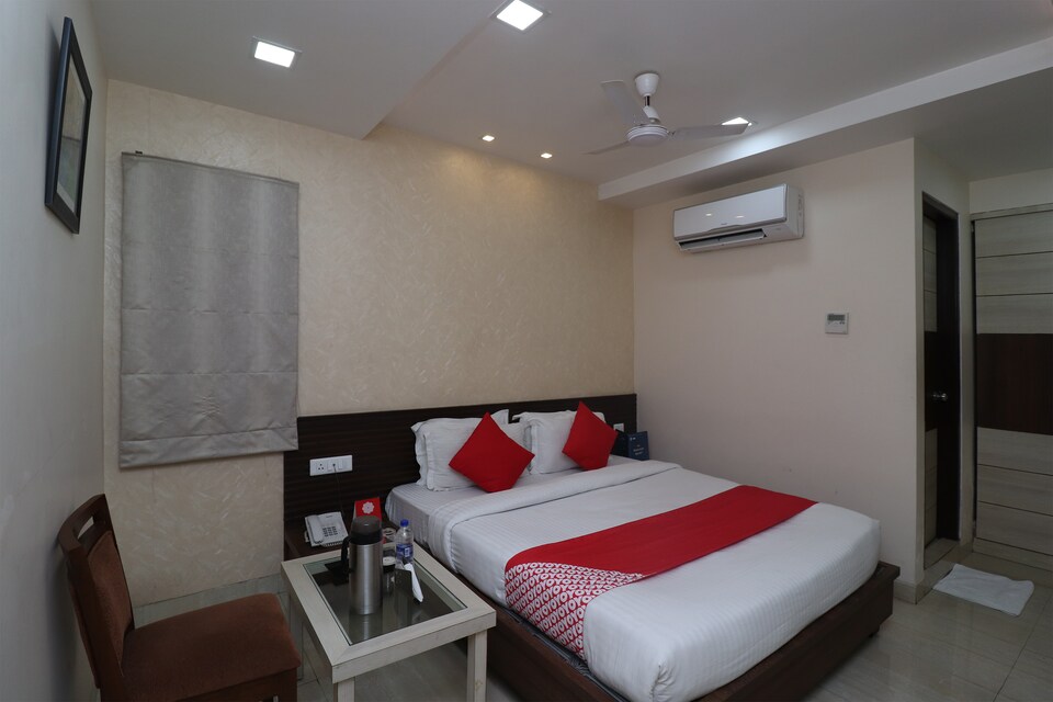 OYO 29382 Golden Laurel Inn, Golghar, Gorakhpur