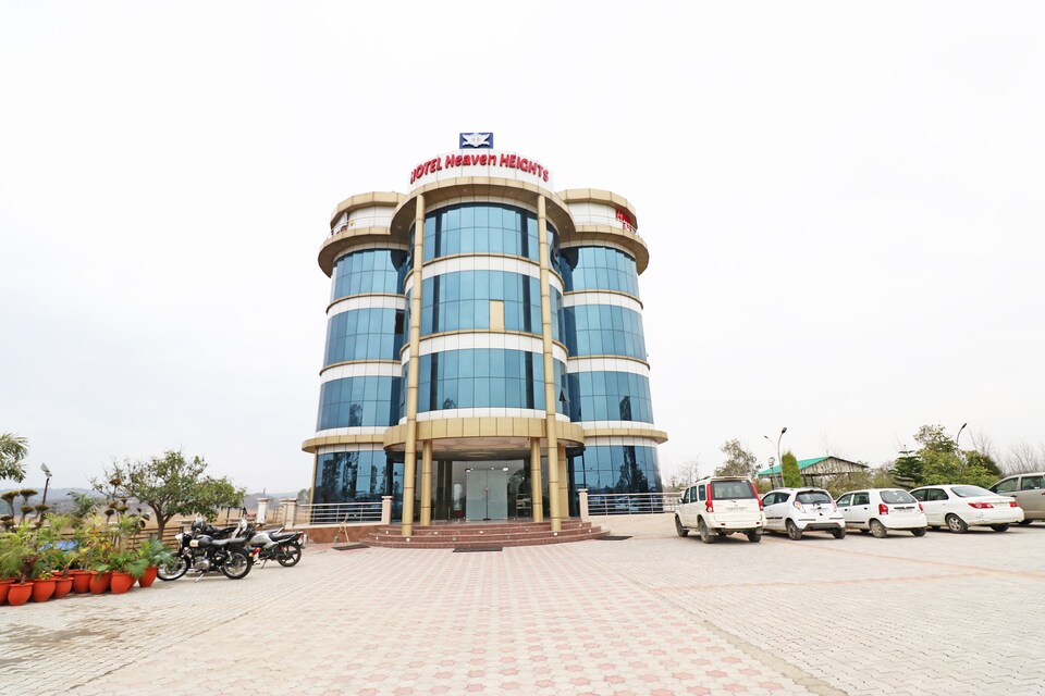 OYO 29383 Hotel Heaven Heights, Una, Una