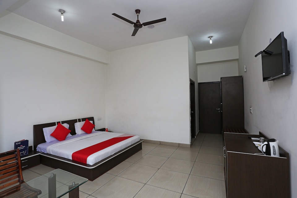 OYO 29384 Hotel Blue Sapphire, Udhampur, Udhampur